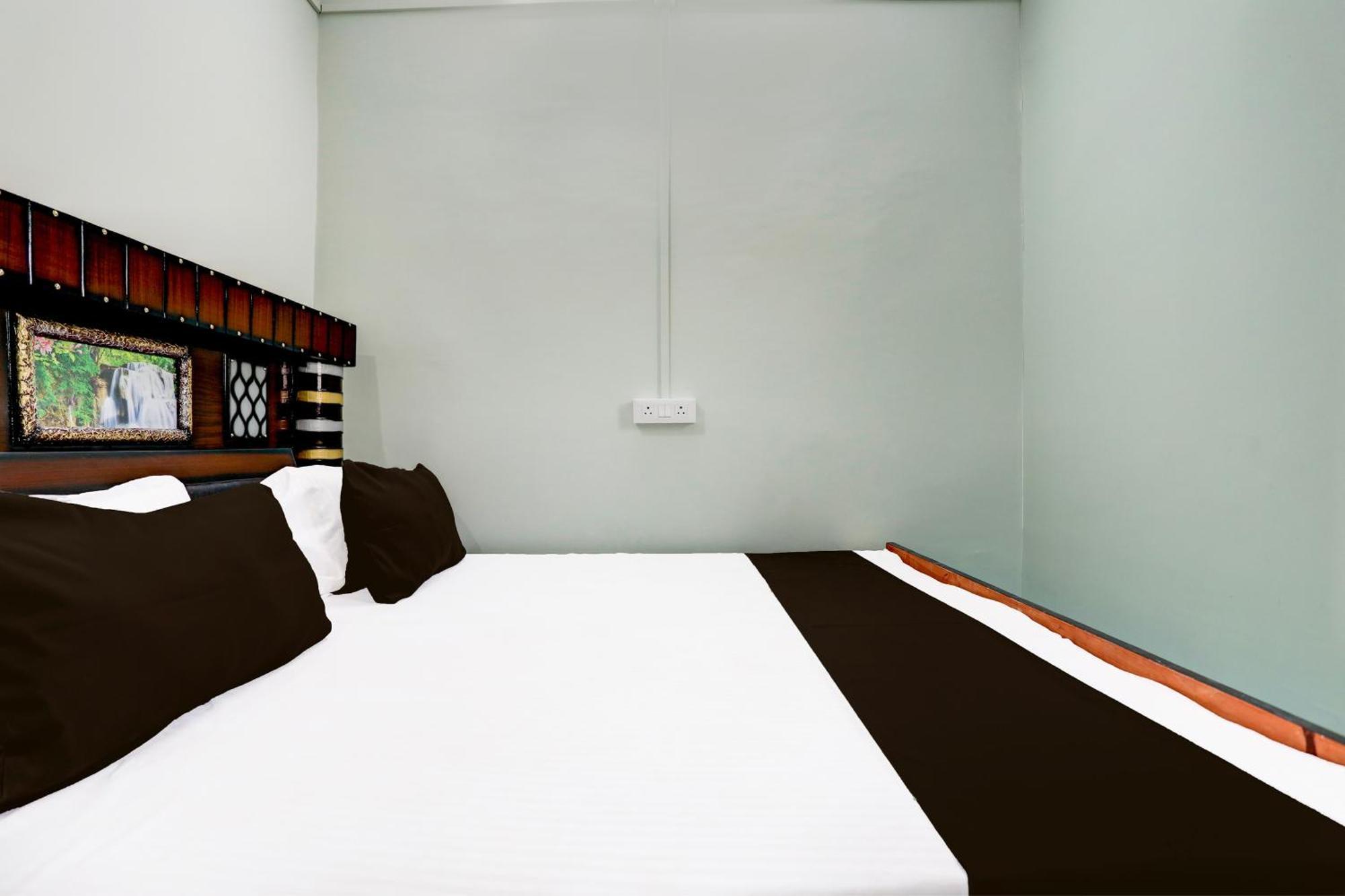 Hotel O V.K. Hotel Prayagraj Exterior foto